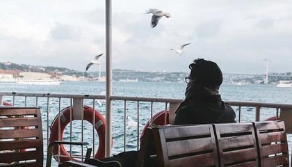 开云体育中国官方网站-体育科技助推青少年足球训练航，虚拟仿真成行业新宠，青少年足球体验课活动流程